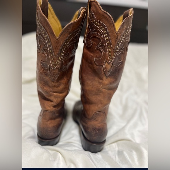 Like new Vintage style cowgirl boots. Worn a handful of times. - Picture 3 of 4